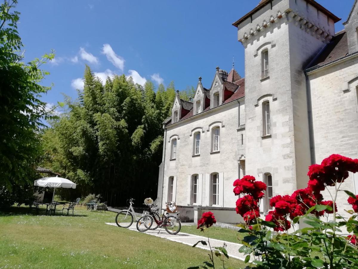 Chateau Des Salles Saint-Fort-sur-Gironde Bagian luar foto