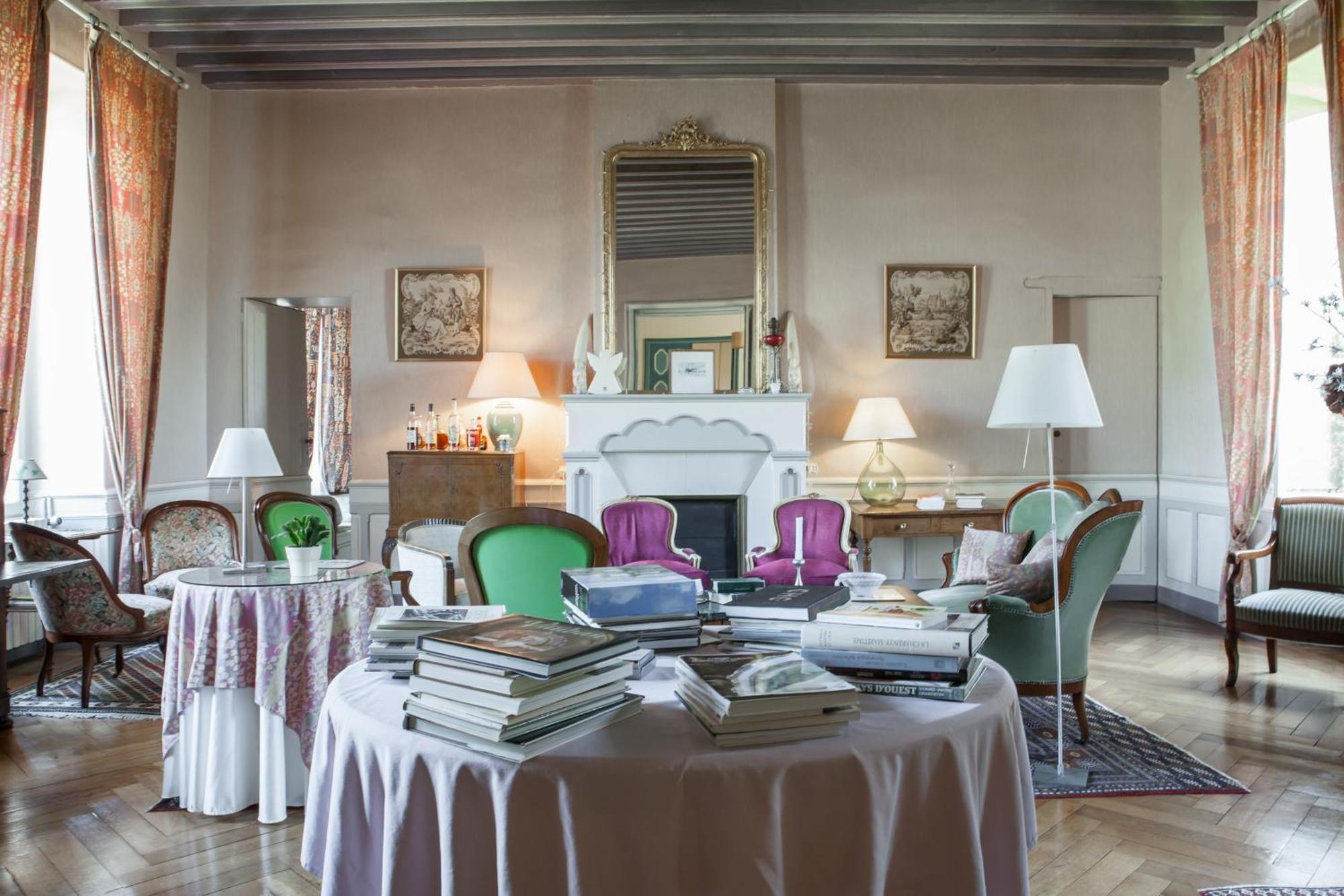 Chateau Des Salles Saint-Fort-sur-Gironde Bagian luar foto
