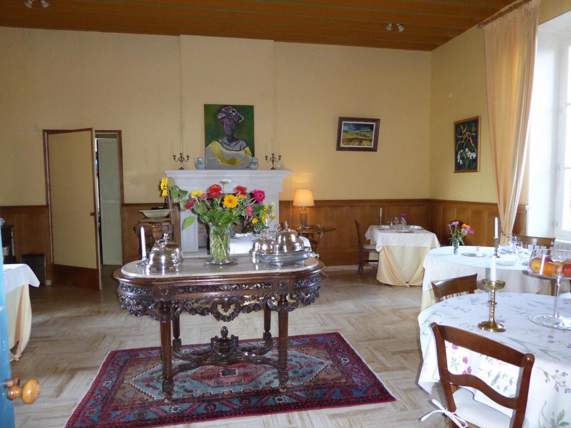 Chateau Des Salles Saint-Fort-sur-Gironde Bagian luar foto